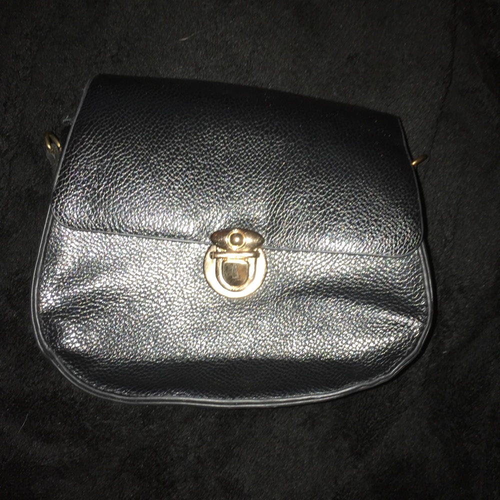 black clutch